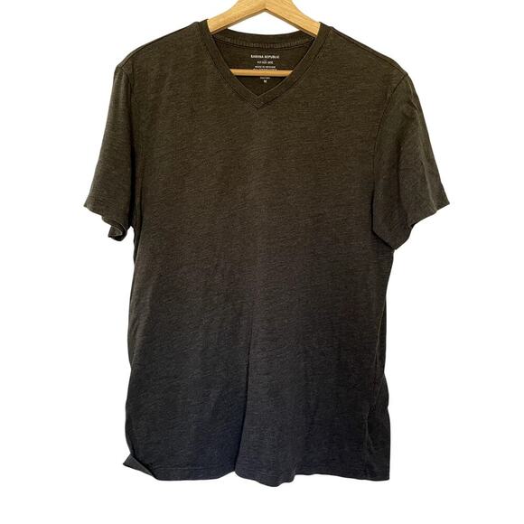 Banana Republic dark gray v-neck fitted vee men's size medium cotton t-shirt - Picture 1 of 5